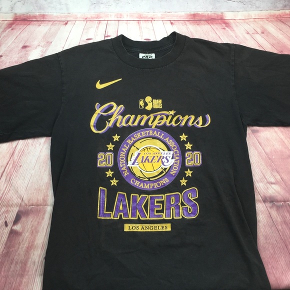 ➡️2020 Los Angeles Lakers Champions Tee #23 James Size Medium - Picture 10 of 10